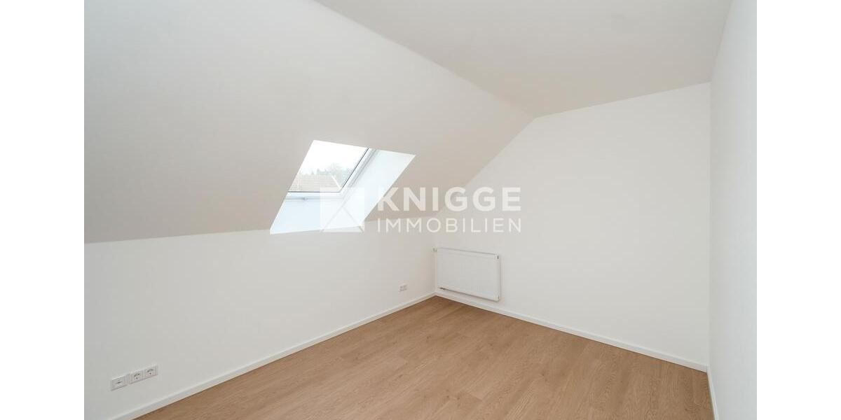Dachgeschoßwohnung Bergisch Gladbach - 5 Zimmer, 129 m&sup2;, 1.556&euro; | Angebot:25856193