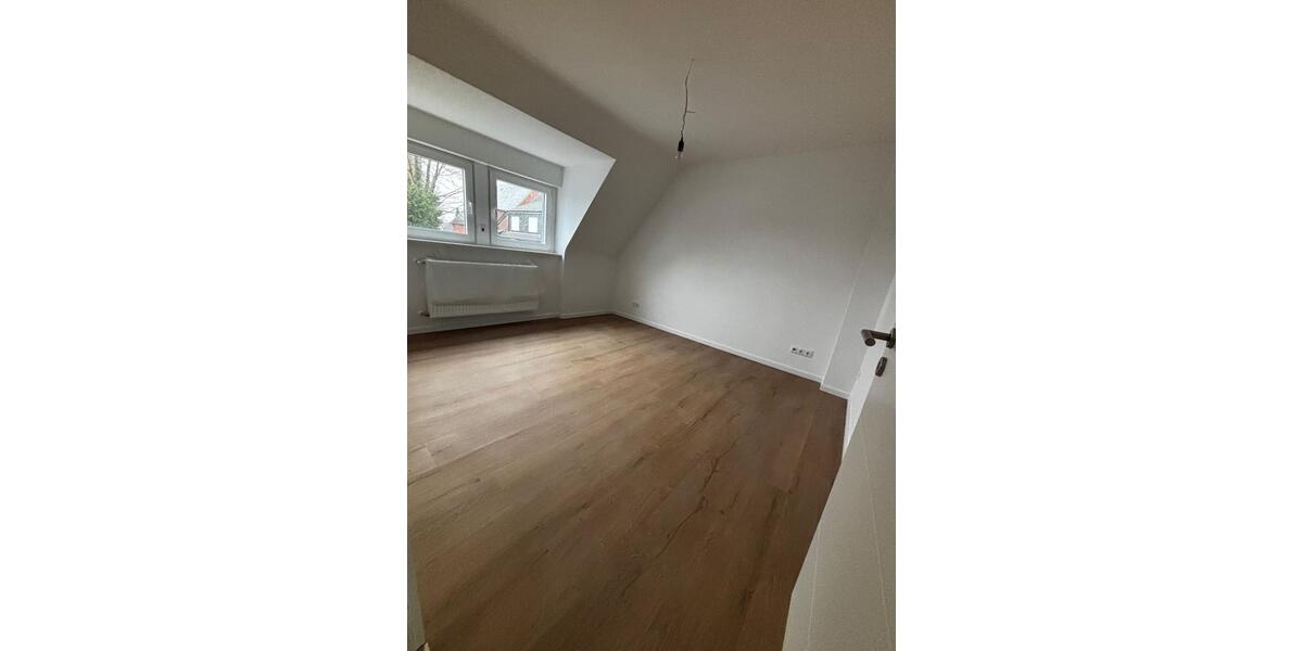 Doppelhaushälfte Mettmann - 5.5 Zimmer, 131 m&sup2;, 2.475&euro; | Angebot:25957720