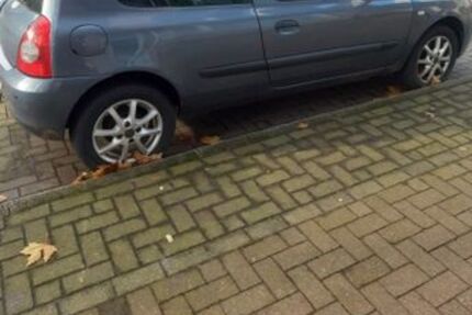 Renault Clio 70.000 km 2.250 € Essen 45147