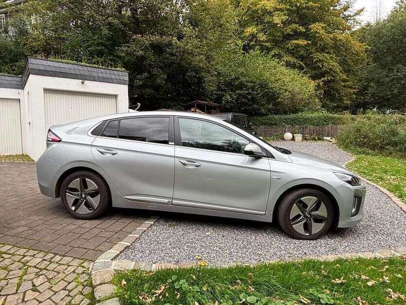 IONIQ