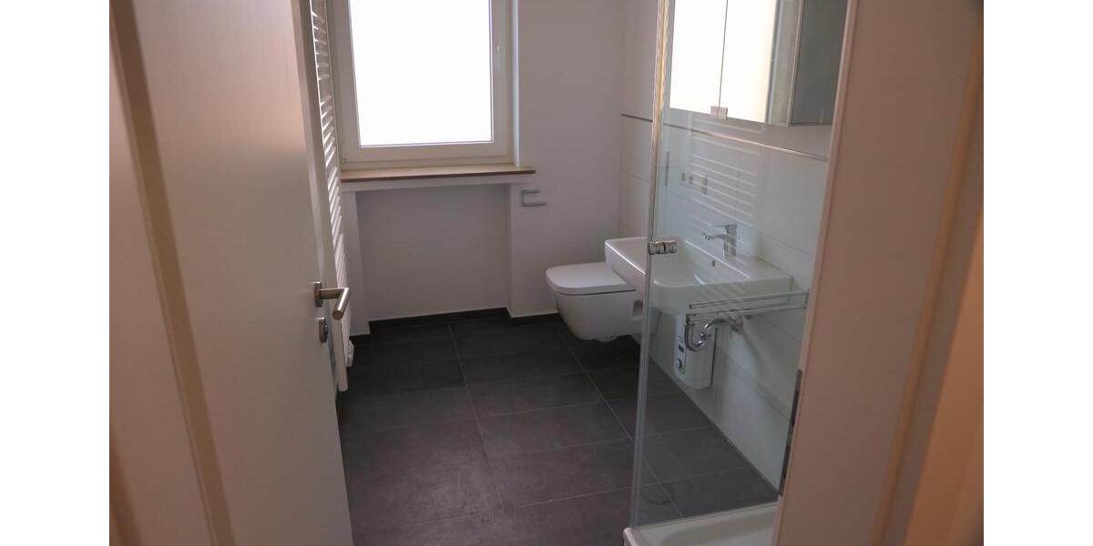 Etagenwohnung Neuss Augustinusviertel - 4 Zimmer, 123 m&sup2;, 1.700&euro; | Angebot:24864864