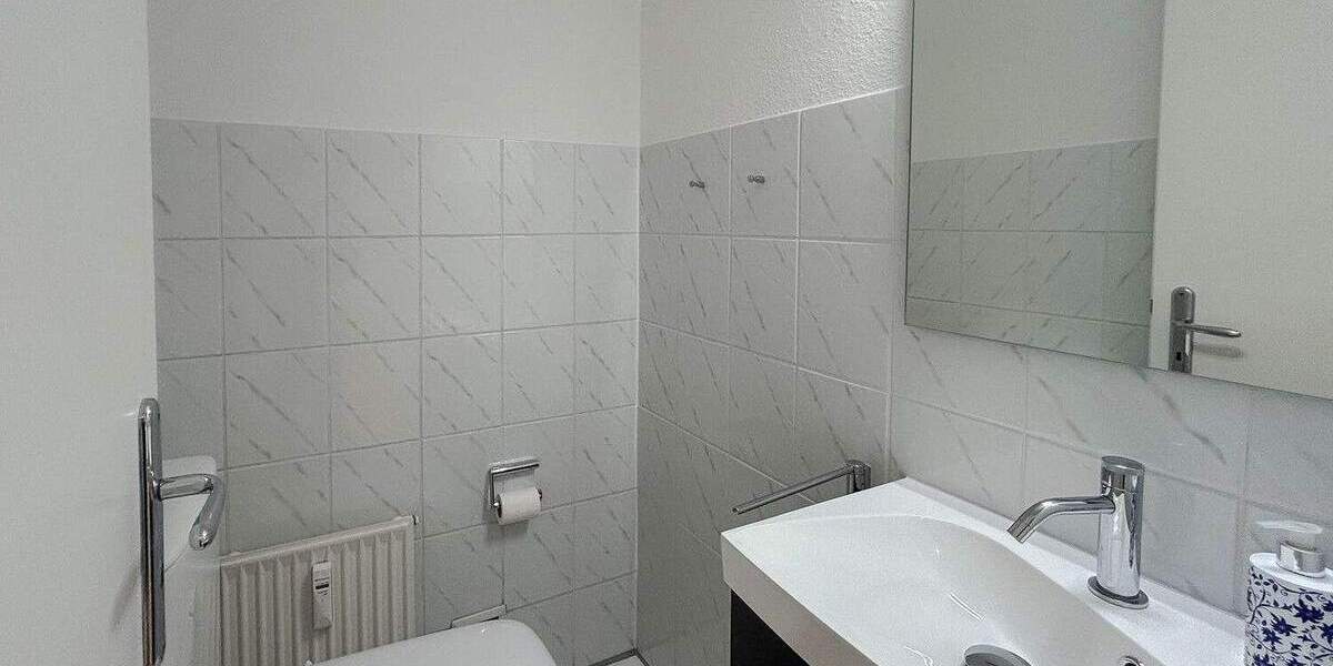 Etagenwohnung Düsseldorf Düsseltal - 3 Zimmer, 121 m&sup2;, 1.940&euro; | Angebot:24762409