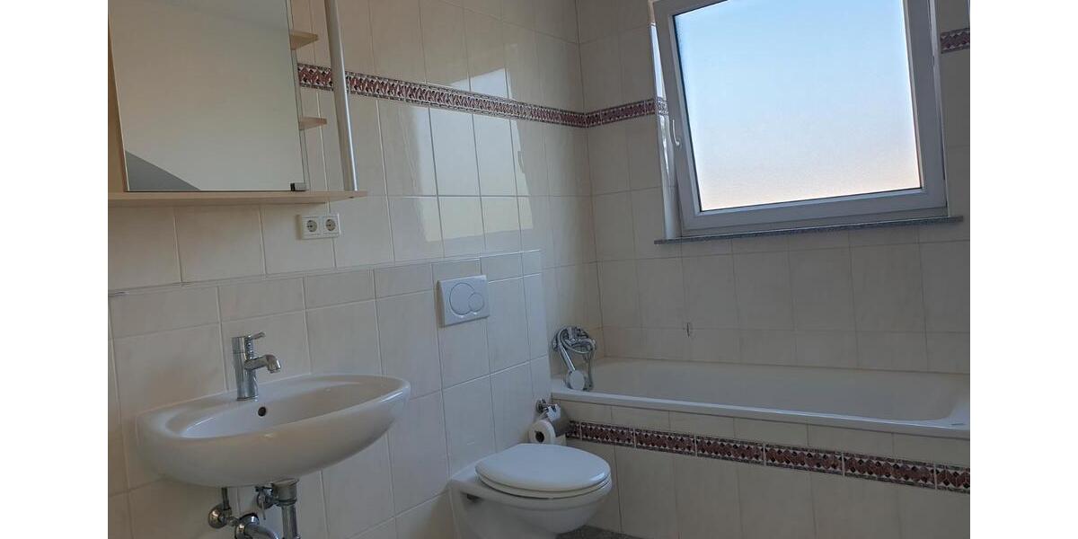 Dachgeschoßwohnung Langenfeld (Rheinland) - 3 Zimmer, 85 m&sup2;, 289.000&euro; | Angebot:27297517