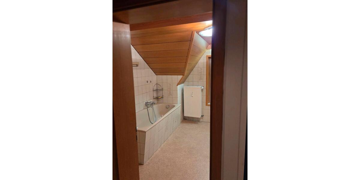 Dachgeschoßwohnung Haan - 2 Zimmer, 70 m&sup2;, 850&euro; | Angebot:26482603