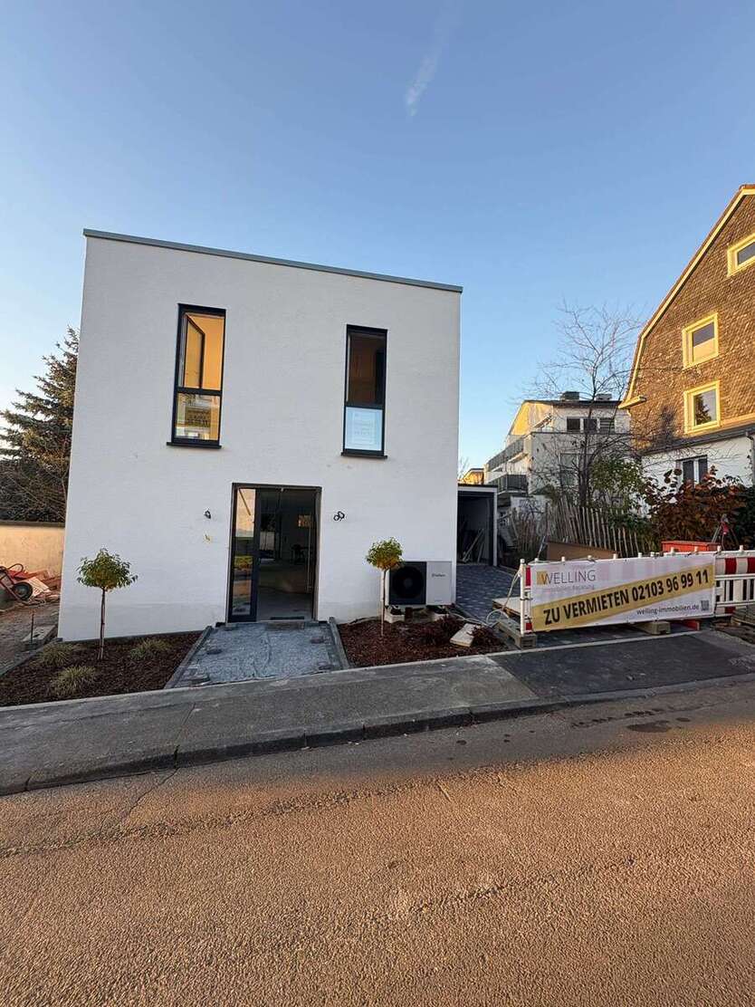Haus zum Mieten in Wuppertal 2.700 € 150 m² 5 zimmer