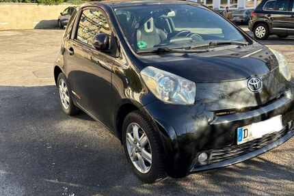 Toyota IQ 158.000 km 5.700 &euro; Düsseldorf 40227