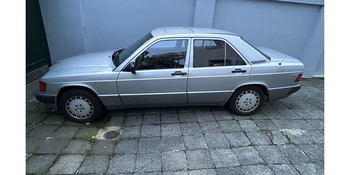 Mercedes-Benz 190 262.380 km 6.900 € Köln 50931