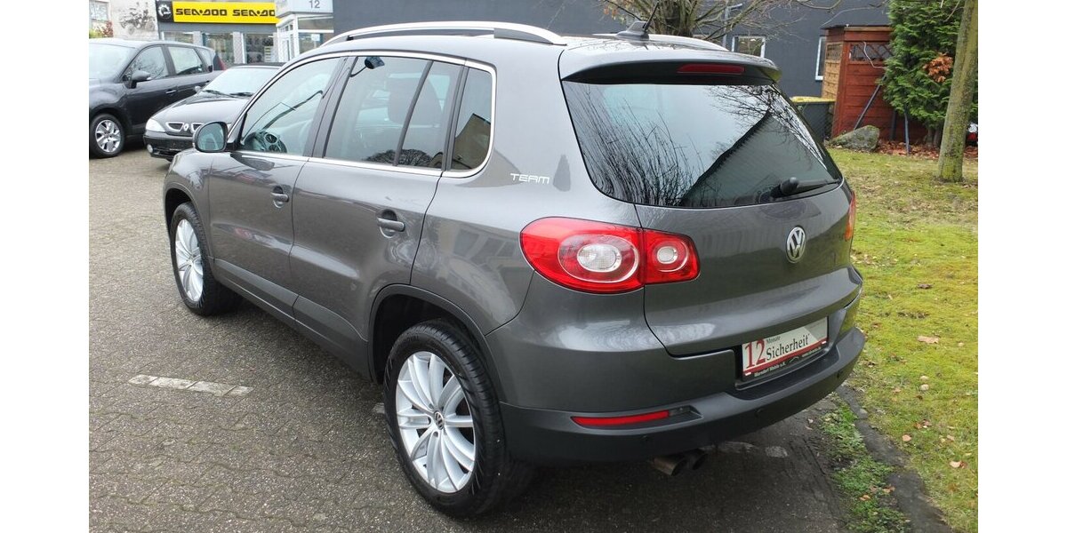 VW Tiguan TEAM orig.ATM ca 52 tkm XENON AHK PARKPILOT 112.432 km 10.908 € Köln 50858