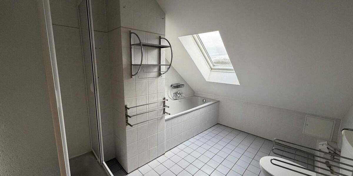 Etagenwohnung Burscheid - 4 Zimmer, 80 m&sup2;, 180.000&euro; | Angebot:24450346