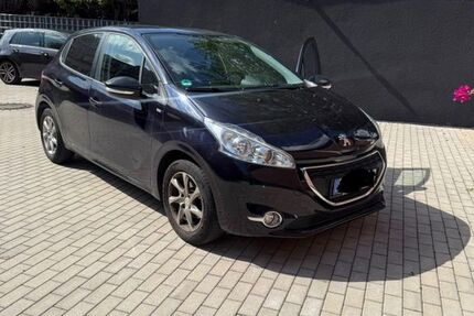 Peugeot 208 83.000 km 2.800 &euro; Ratingen 40885