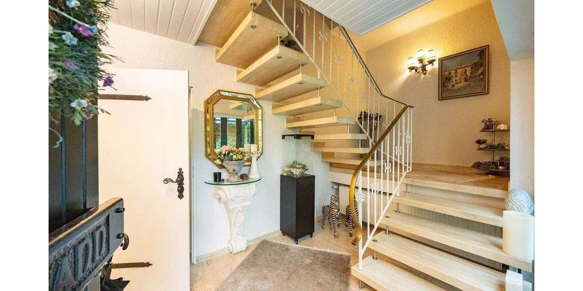 Einfamilienhaus Halver - 7 Zimmer, 238 m&sup2;, 559.000&euro; | Angebot:24424318