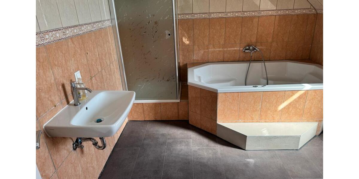 Maisonettenwohnung Leverkusen Schlebusch - 6 Zimmer, 140 m&sup2;, 2.000&euro; | Angebot:25840817