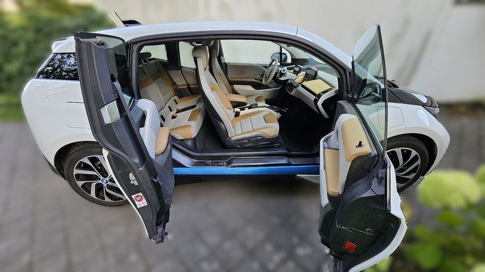 BMW i3 92.000 km 14.500 € Düsseldorf 40489