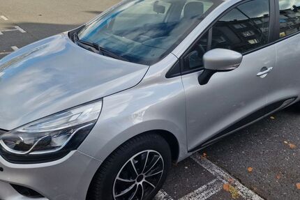 Renault Clio 88.000 km 8.000 &euro; Wuppertal 42289