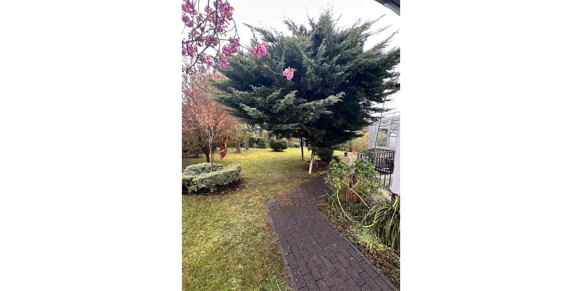 Doppelhaushälfte Düsseldorf Stadtbezirk 6 - 5 Zimmer, 154 m&sup2;, 2.600&euro; | Angebot:26051077