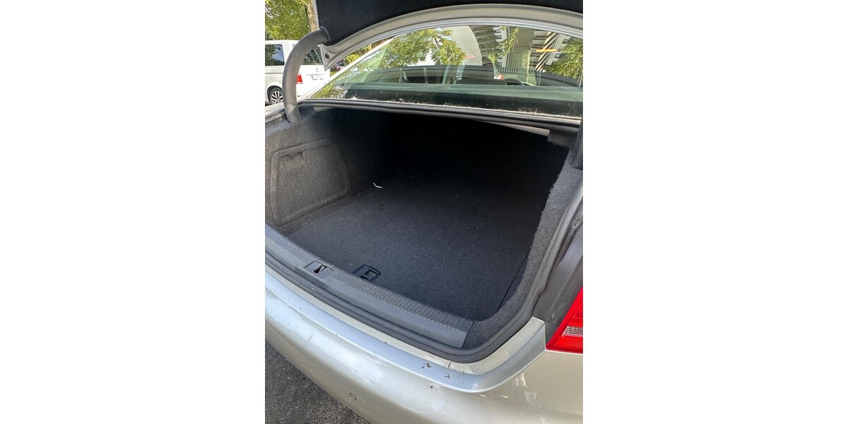 Audi A4 137.484 km 8.350 € Düsseldorf 40213