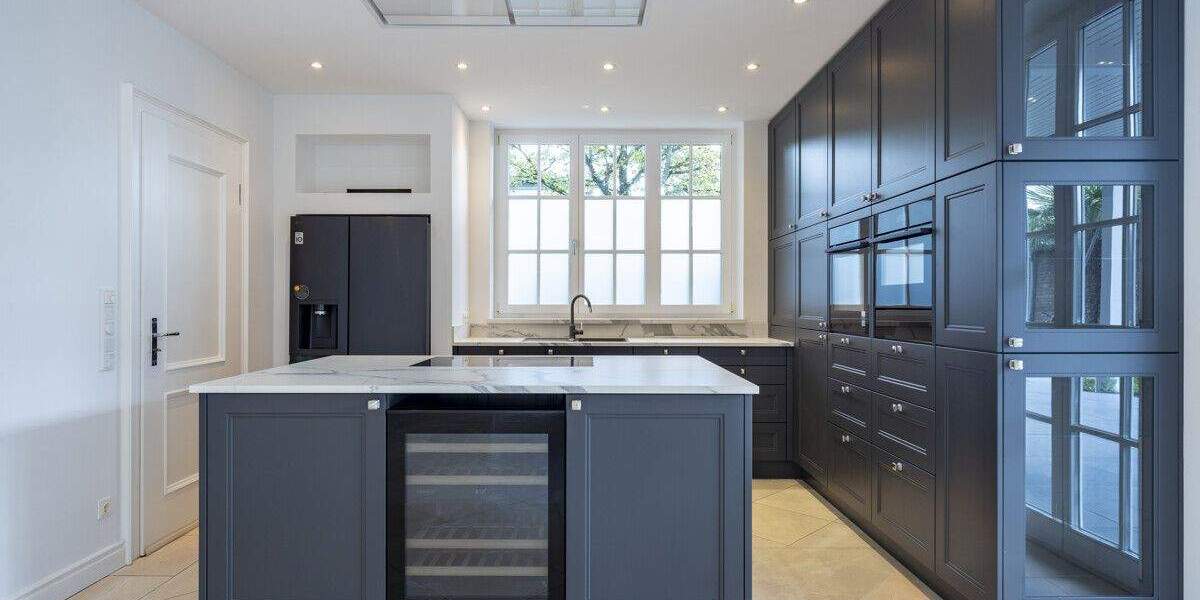 Exklusives Wohnen in Top-Lage von Alt-Meererbusch - Noble Villenhälfte mit hochwertiger Ausstattung 7 zimmer