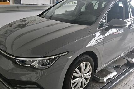 VW Golf 58.054 km 26.950 &euro; Hilden 40721