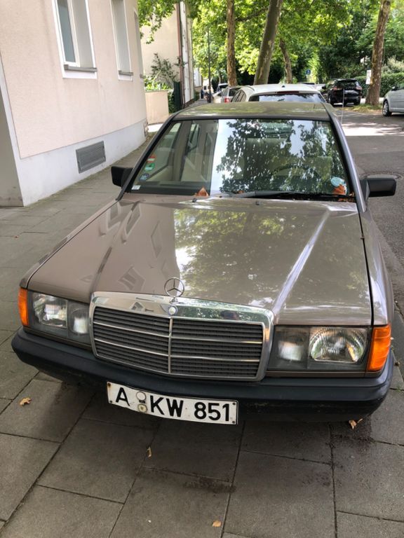Mercedes-Benz 190 99.956 km 3.300 € Köln 50735