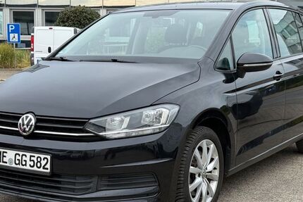 VW Touran 109.000 km 9.800 &euro; Ratingen 40878
