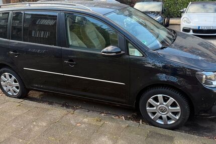 VW Touran 43.000 km 12.500 € Düsseldorf 40545