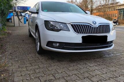 Skoda Superb 109.500 km 14.000 &euro; Velbert 42555