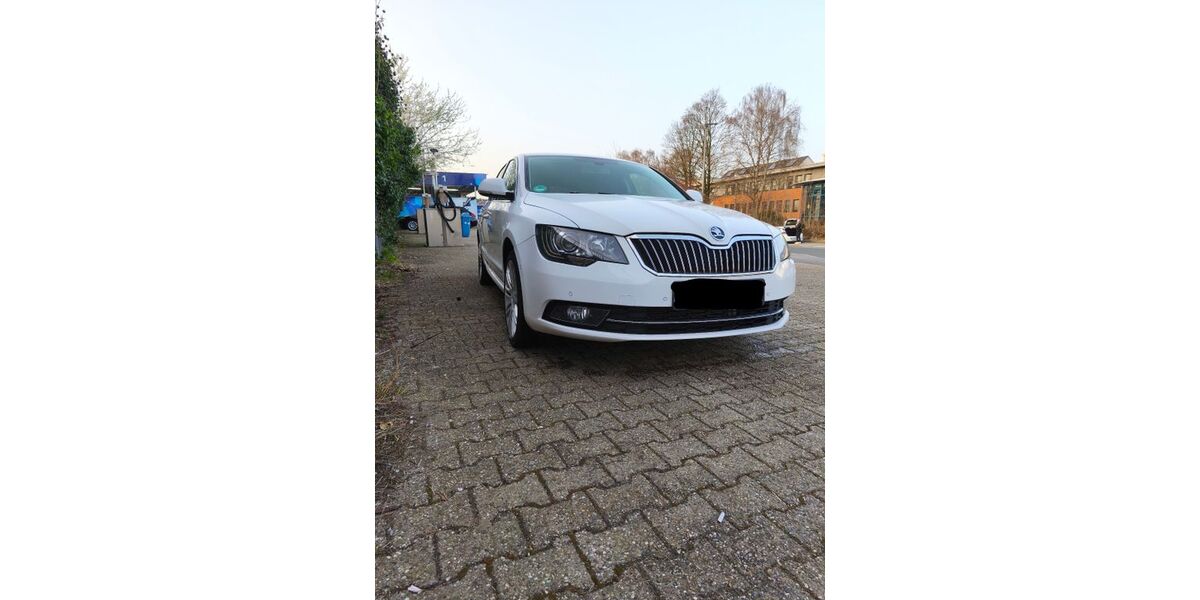 Skoda Superb 109.500 km 14.000 &euro; Velbert 42555