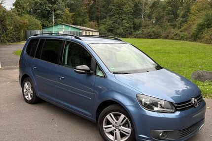 VW Touran 135.000 km 9.000 € Köln 50767