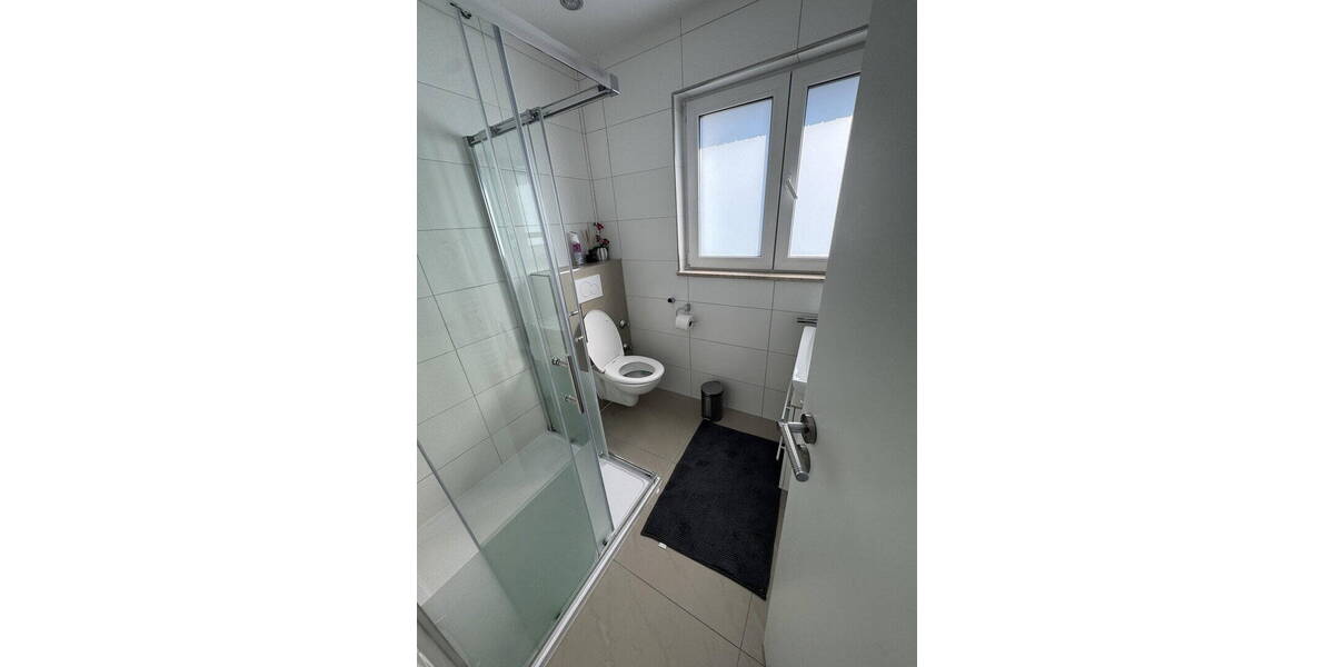 Etagenwohnung Düsseldorf Lohausen - 2 Zimmer, 80 m&sup2;, 1.400&euro; | Angebot:26511662