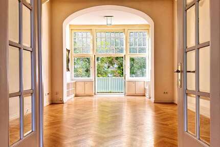 Haus zum Kaufen in Düsseldorf 5.300.000 € 530 m² 17 zimmer