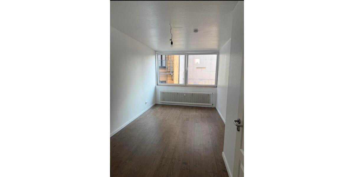 Etagenwohnung Wuppertal Arrenberg - 1 Zimmer, 90 m&sup2;, 1.130&euro; | Angebot:24302250