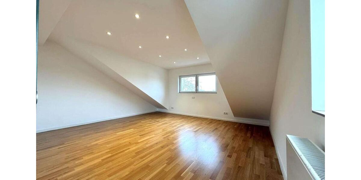 Dachgeschoßwohnung Pulheim - 3 Zimmer, 110 m&sup2;, 1.500&euro; | Angebot:24864409