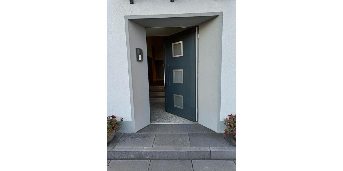 Erdgeschoßwohnung Solingen Mitte - 1 Zimmer, 45 m&sup2;, 600&euro; | Angebot:26327004