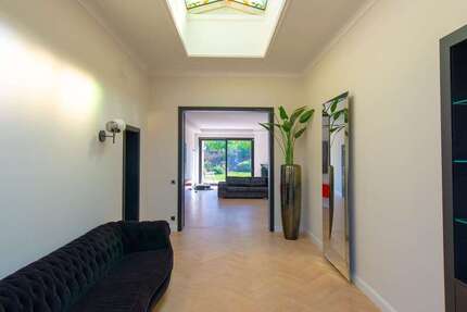 Haus zum Kaufen in Neuss 2.800.000 € 242 m² 8 zimmer