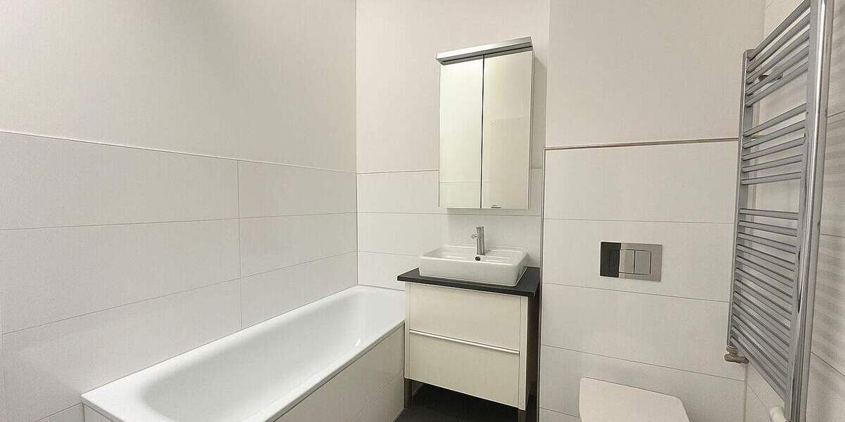 Reihenmittelhaus Düsseldorf Eller - 3 Zimmer, 81 m&sup2;, 465.000&euro; | Angebot:23958904