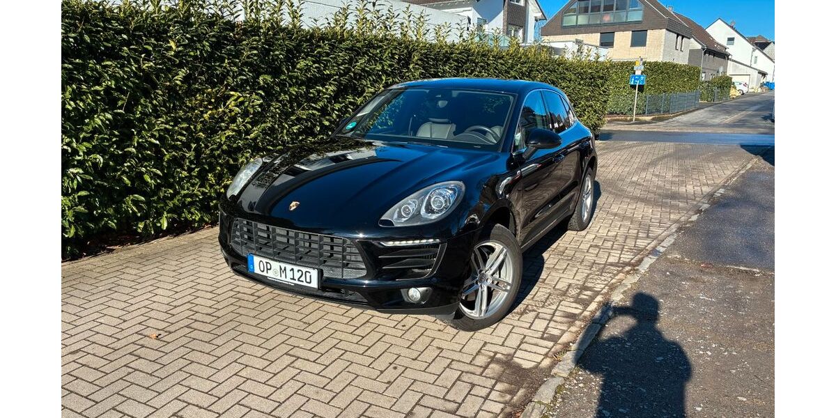 Porsche Macan 127.903 km 31.200 &euro; Leverkusen 51381
