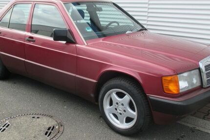 Mercedes-Benz 190 113.195 km 5.988 € Köln 50933