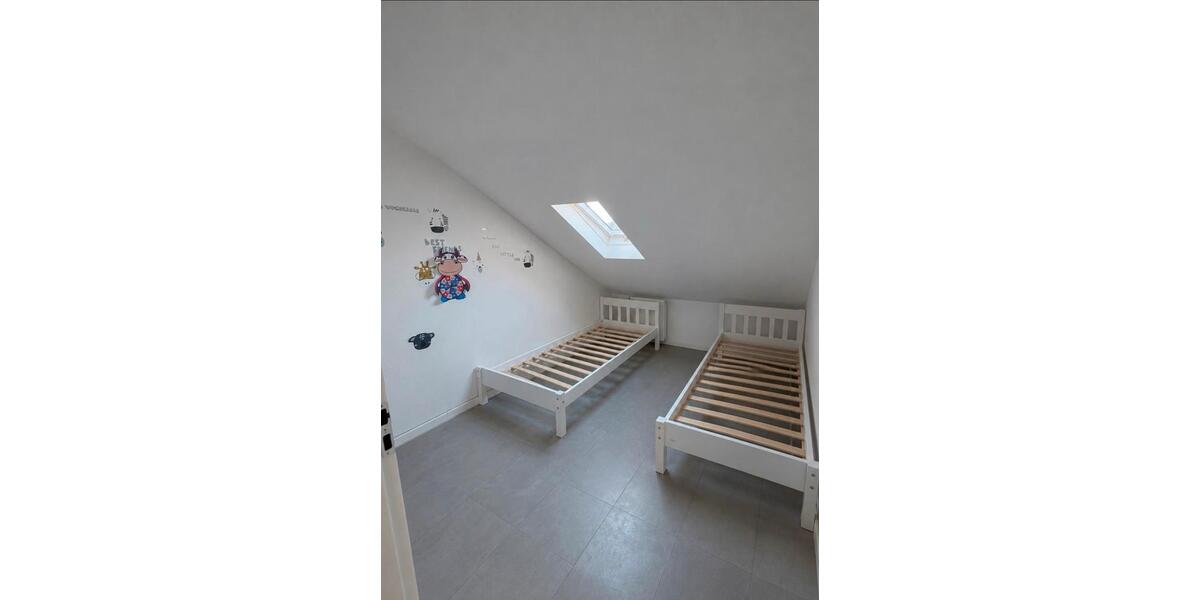 Dachgeschoßwohnung Neuss - 5 Zimmer, 110 m&sup2;, 1.650&euro; | Angebot:27594004