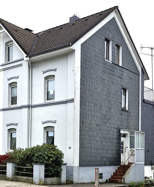 Doppelhaushälfte mit Garagenhof und kleinem Garten in Remscheid-Lennep zimmer