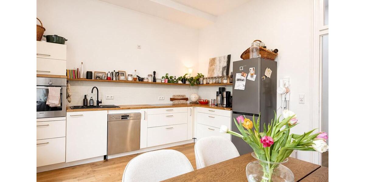 Etagenwohnung Düsseldorf Oberbilk - 3 Zimmer, 108 m&sup2;, 2.200&euro; | Angebot:26327038