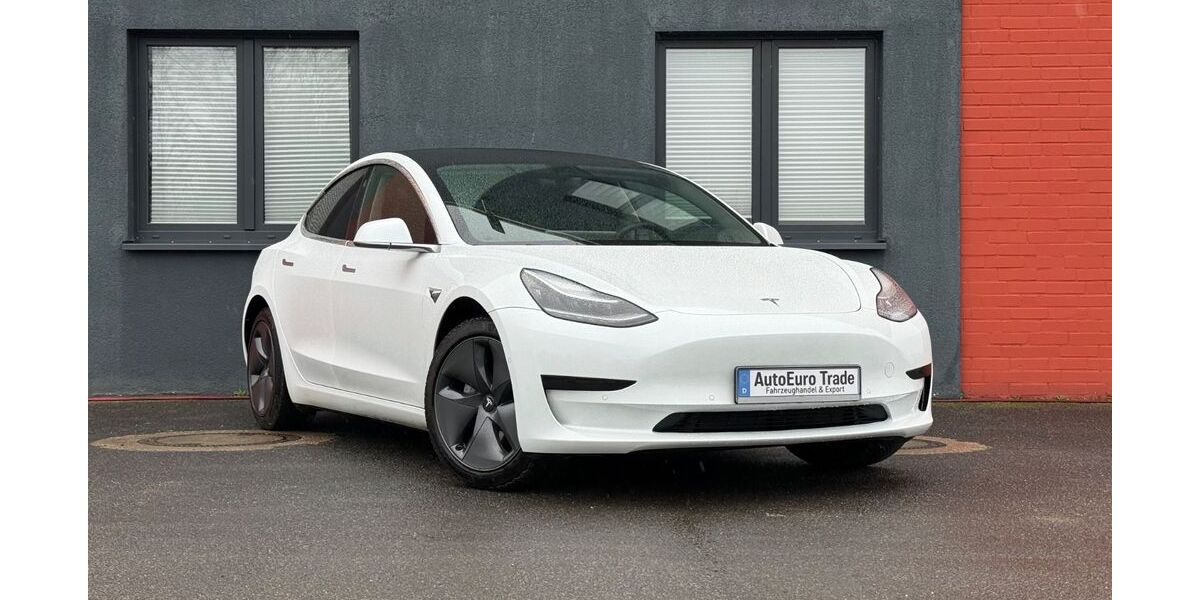 Tesla Model 3 121.632 km 19.100 &euro; Neuss 41472