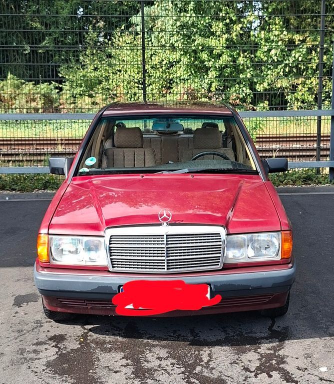 Mercedes-Benz 190 245.533 km 2.500 € Köln 51061