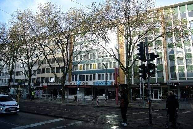 Citylage Mülheim-Mitte Wohn-und Geschäftshaus-Mehrfamilienhaus mit 11 Wohnungen und zwei Gewerbeeinheiten