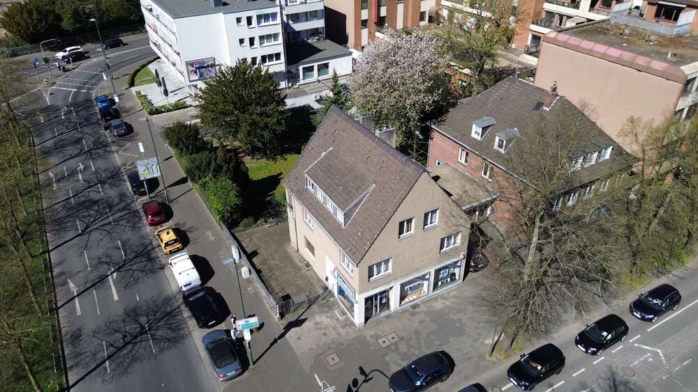 Einfamilienhaus Düsseldorf Stadtbezirk 9 - 11 Zimmer, 360 m&sup2;, 890.000&euro; | Angebot:27024418
