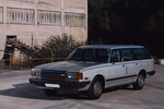 Mazda 929 II 190.000 km 8.300 € Düsseldorf 40213