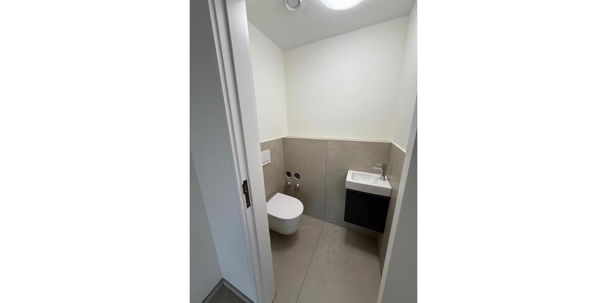 Etagenwohnung Wuppertal Dönberg - 3.5 Zimmer, 150 m&sup2;, 2.200&euro; | Angebot:24335717