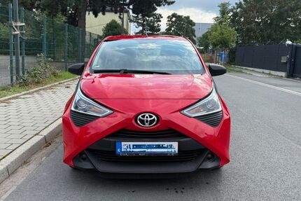 Toyota Aygo (X) 24.900 km 8.190 &euro; Neuss 41462