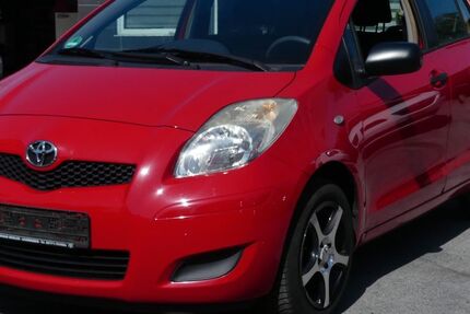 Toyota Yaris 182.458 km 2.599 &euro; Leverkusen 51379