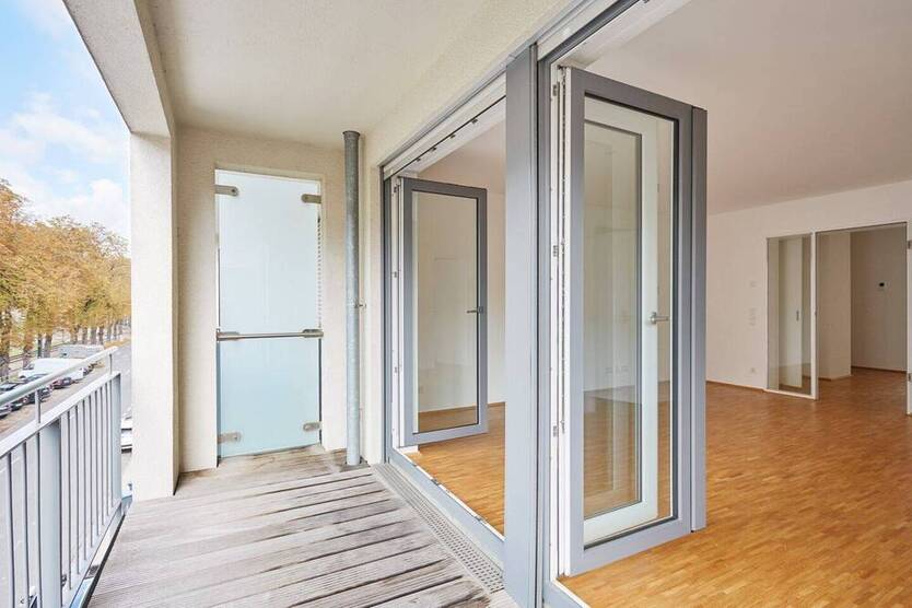 Exklusive 4-Zimmer-Wohnung mit Balkon & Aufzug in Düsseldorf-Oberkassel - sofort bezugsfrei!