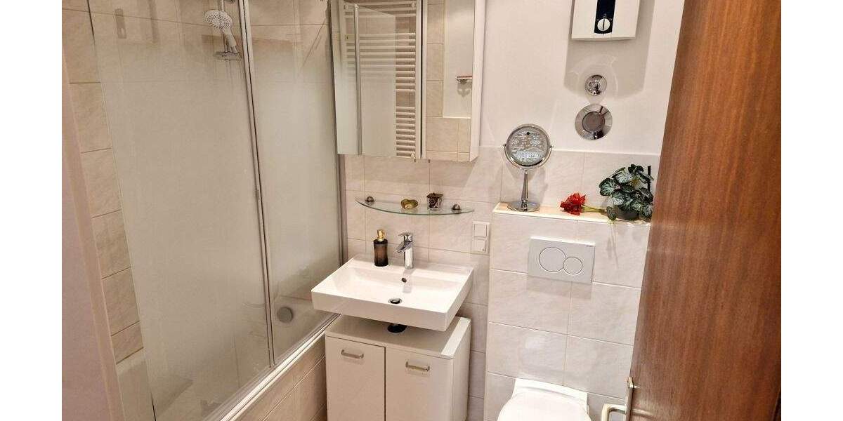 Etagenwohnung Köln Deutz - 3 Zimmer, 80 m&sup2;, 444.000&euro; | Angebot:25708384